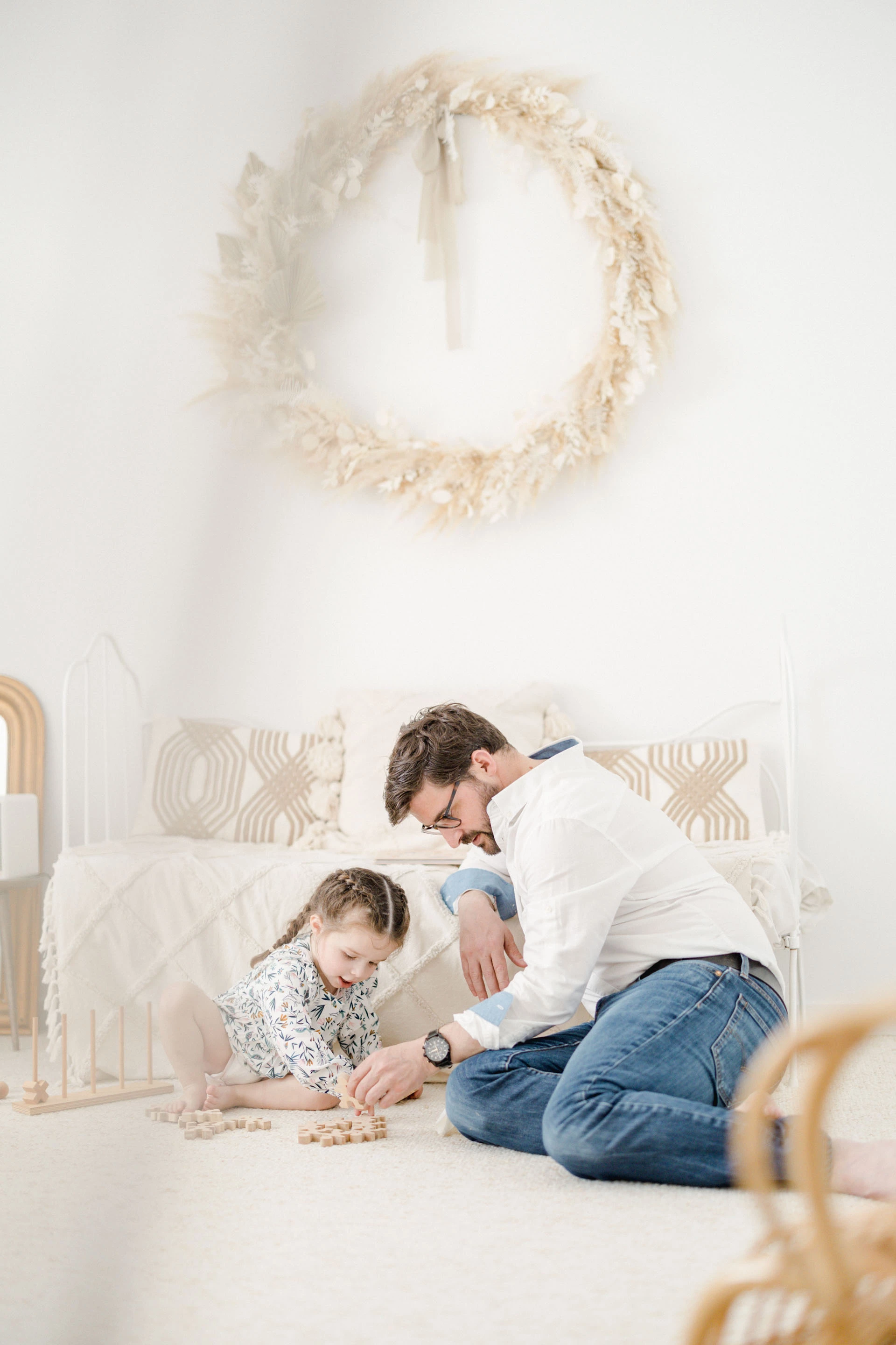 enfant bonheur famille gris